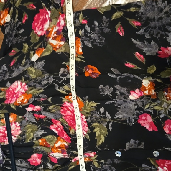 Roaman's Black Floral Button-Down Short Sleeve Shirt - Picture 5 of 9